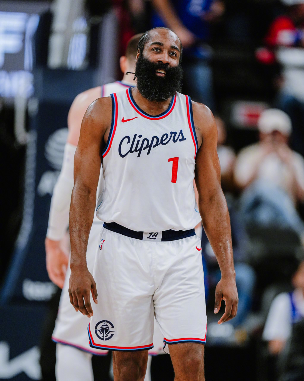 洛杉矶快船发布备战花絮;今晚豪取连胜;英超任务艰巨;控场能力受关注 洛杉矶快船发布备战花絮;今晚豪取连胜;英超任务艰巨;控场能力受关注