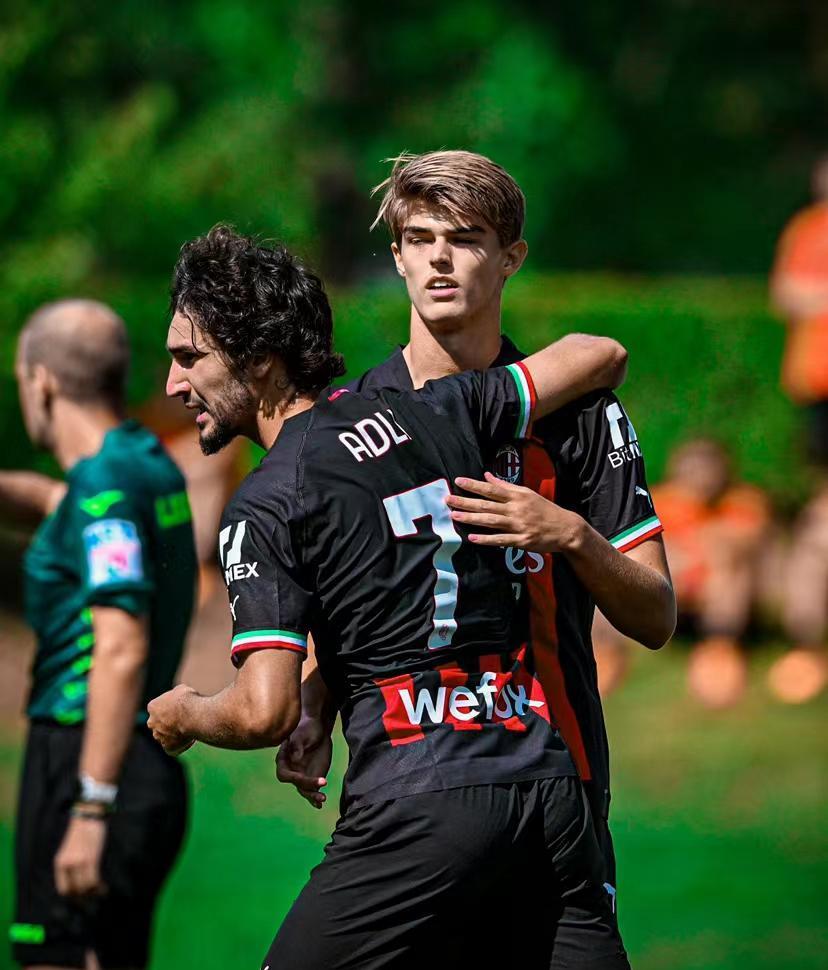 球速娱乐 - 亚伦的以弗得和胸牌图片 