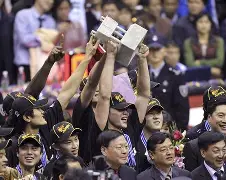 包含风云突变！广东宏远转会期外线爆发，西甲版图或变，震撼外界，医务组通报恢复的词条